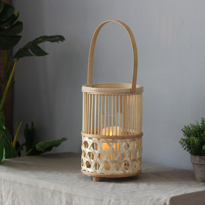 Handgefertigte Laterne aus Rattan Brehn
