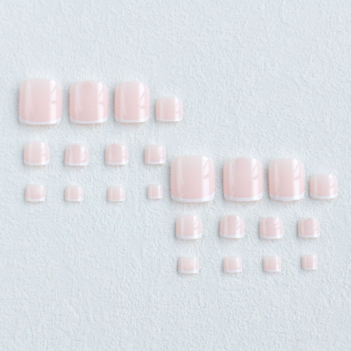 Elegante French Tip Pediküre