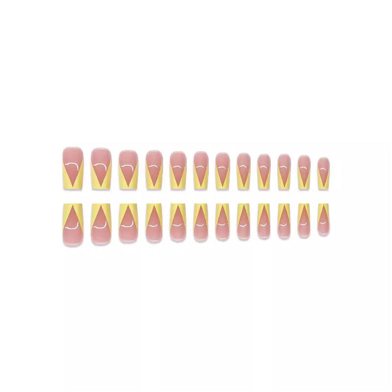 Geometrisches Nagelkunstdesign Brehn