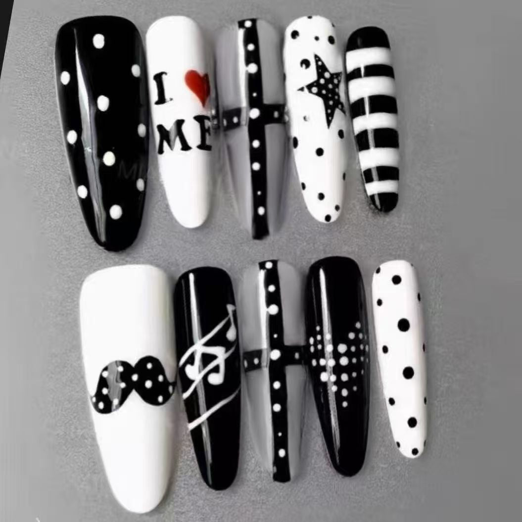 Künstlerische Lange Stiletto-Nagelverzierungen Brehn