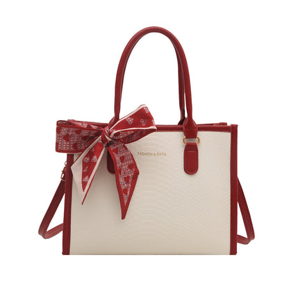 Elegante handgefertigte gesteppte Tragetasche