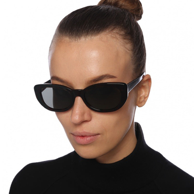 Damen Cat-Eye Sonnenbrille mit hochglänzendem Kunststoffrahmen Brehn