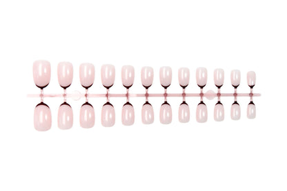 Kunstnagelset mit eleganten French-Spitzen und trendigem Design Brehn