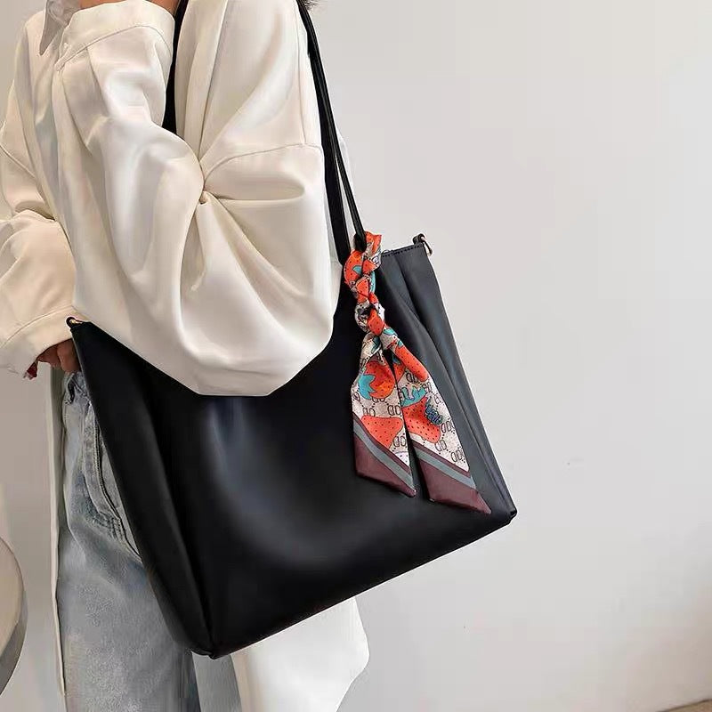 Moderne Handtasche mit Verstellbarem Schulterriemen Brehn