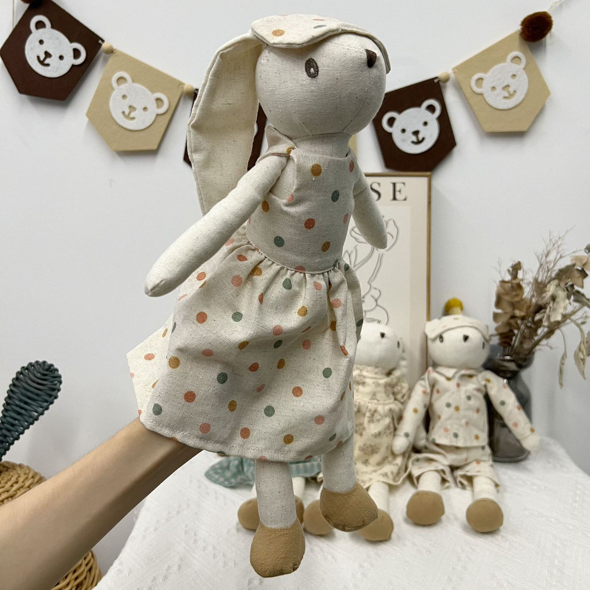 Handgefertigte Leinenhase-Rag Doll mit langen Ohren und Gingham-Kleid