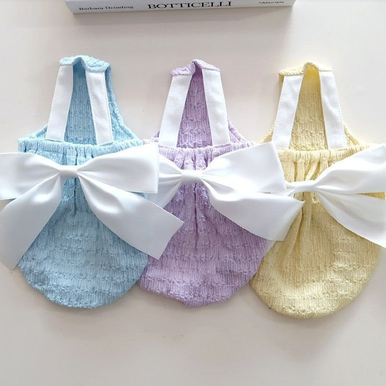 Säuglings Smocked Halter Einteiler mit Übergroßer Schleife Rücken
