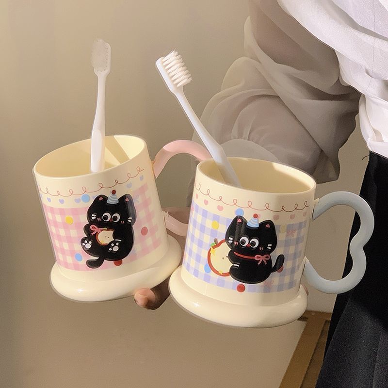 Keramiktasse mit Verspieltem Katzenmotiv Brehn