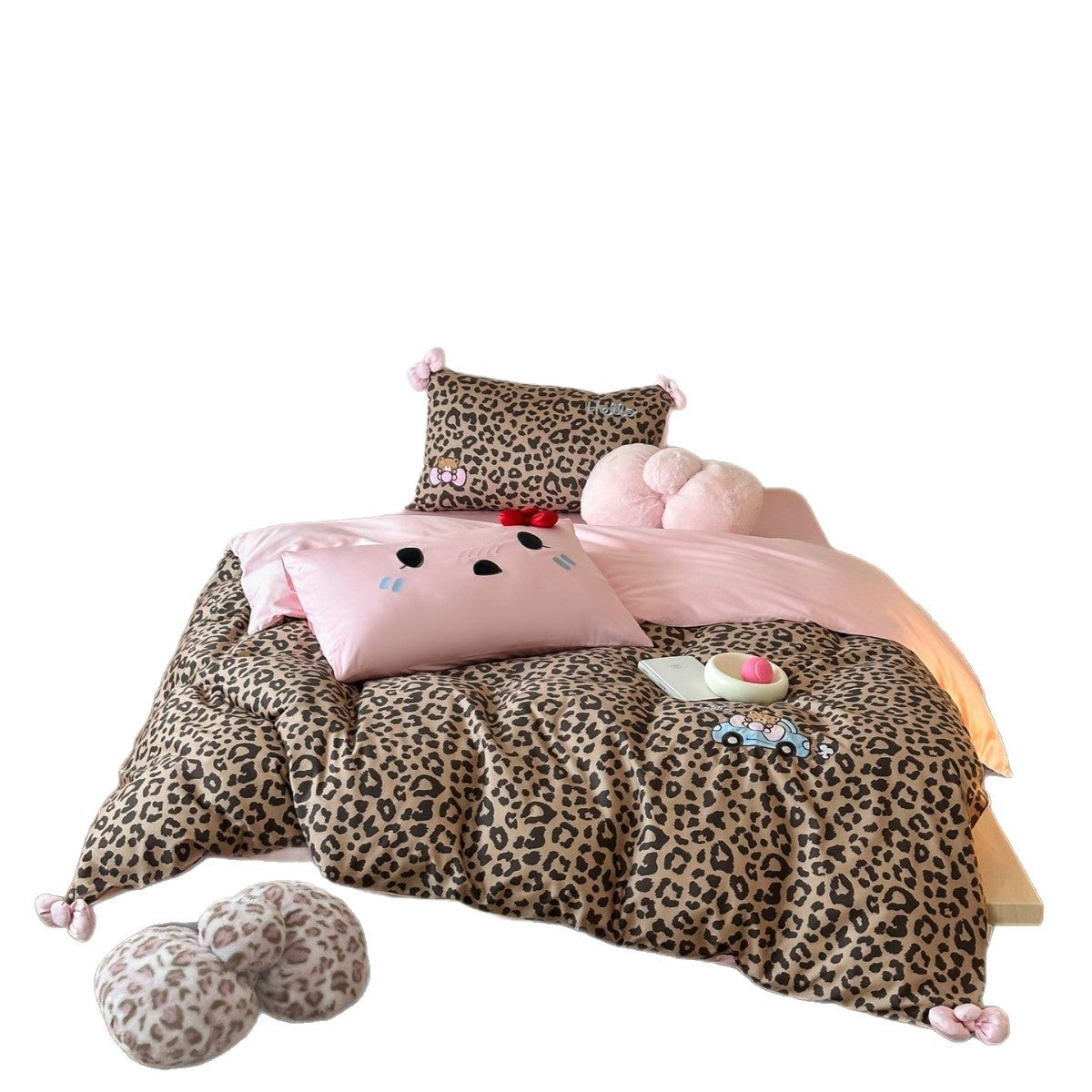 Leopard-Print Baumwollsatin Bettwäsche Set mit Wendbarem Pinkem Laken und Cartoon Applikations-Kissenbezügen