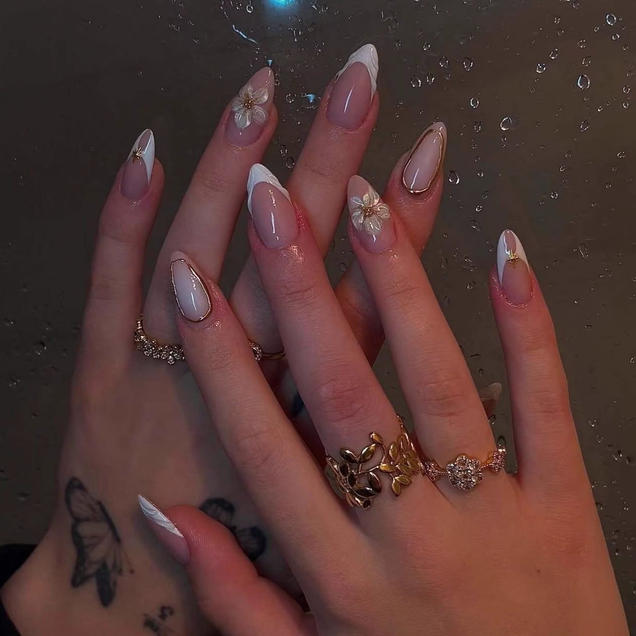 Elegante Kunstnägel mit Botanischen Designs Brehn