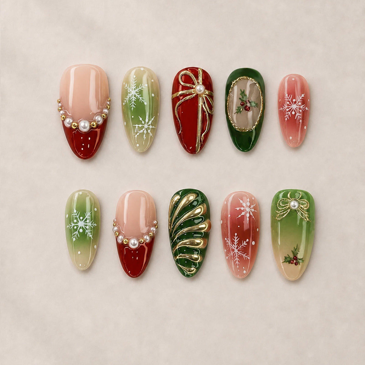 Festliche Kunstnägel mit Weihnachtsmotiven Brehn