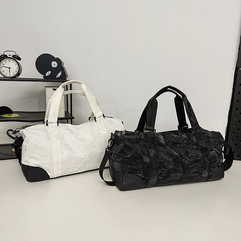 Sportliche Duffel-Tasche Mit Strapazierfähigem Material Und Vielseitigem Fächersystem Brehn