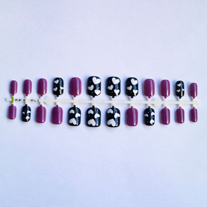 Künstlerisches Nagelkunst-Design-Kit mit einzigartigen Mustern