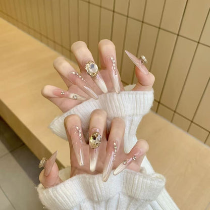 Dekorative Acryl-Nagelerweiterungen