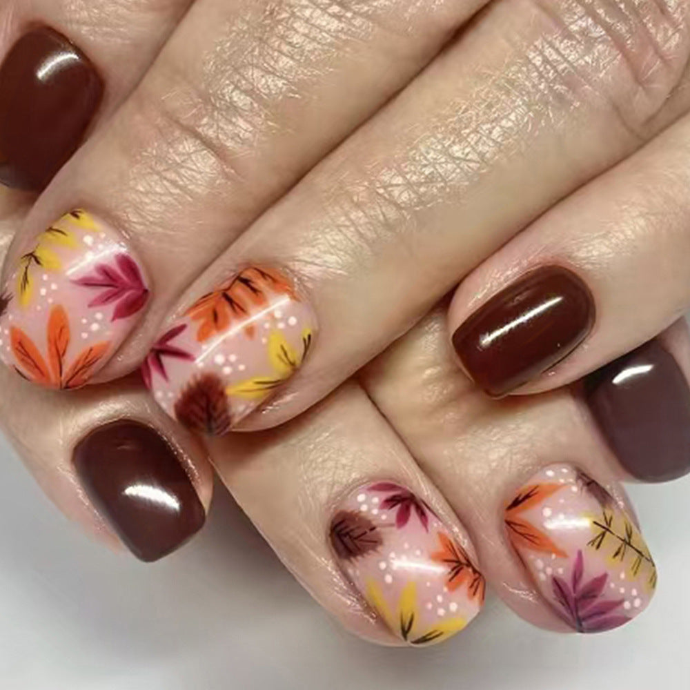 Herbst-inspirierte Press-On Nagelkunst Brehn
