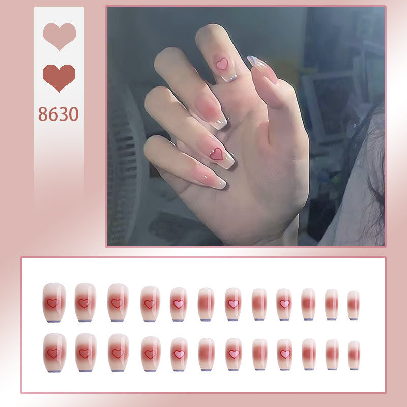 Kunstnagelset mit elegantem French-Tipp und Glitzerakzenten Brehn