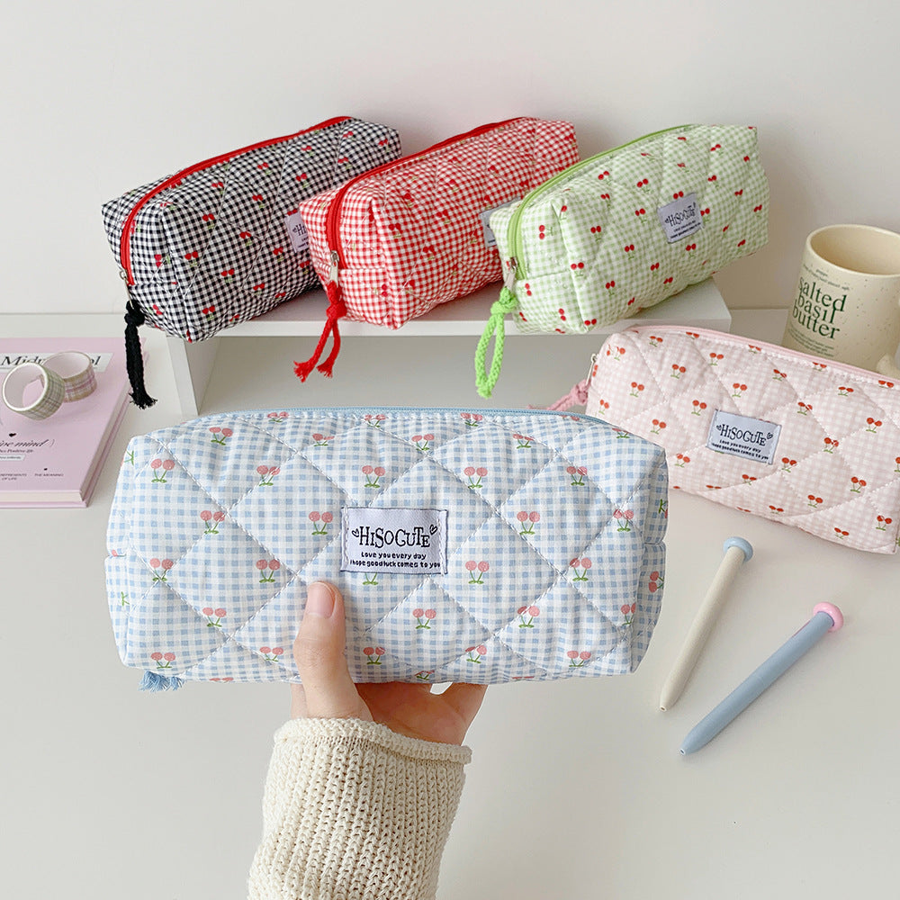 Quilted Cherry Print Stiftetui Brehn