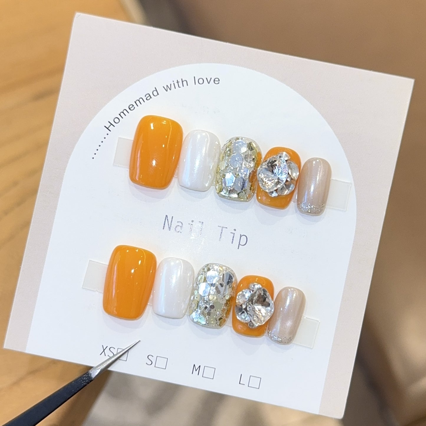 Kunstnagel Set mit Funkelnden Akzenten und Kreativen Designs Brehn