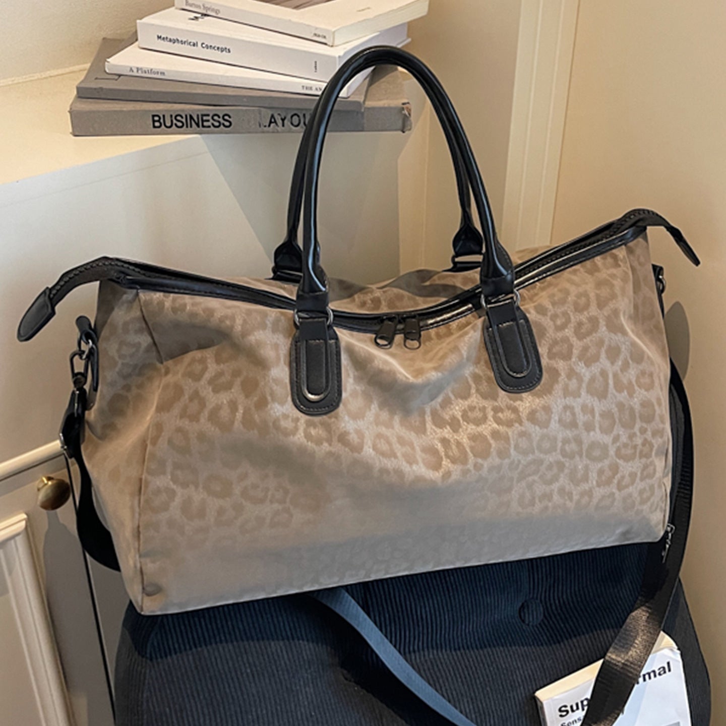 Elegante Reisetasche mit Innovativem Leopardenmuster Brehn