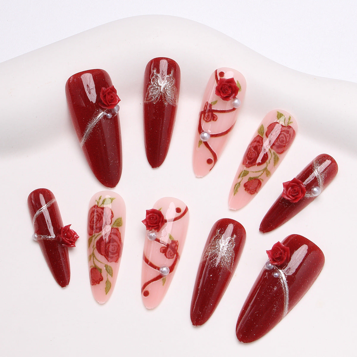 Romantisches Floral Press-On Nagelset Brehn