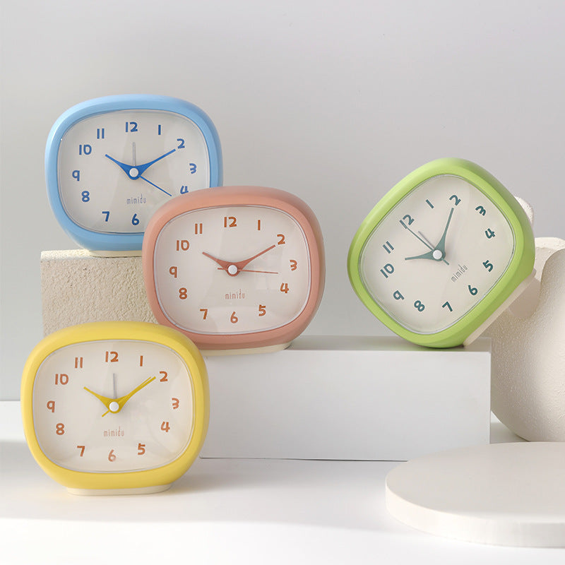 Tischuhr Im Modernen Retro-Design Brehn