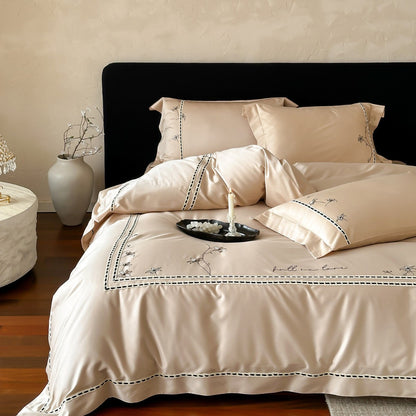 Besticktes Luxus-Satin-Bettbezug-Set mit dekorativen Kissenbezügen