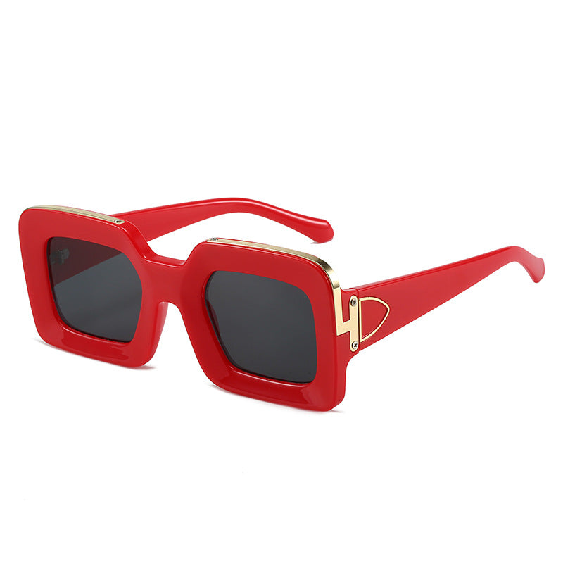 Damen quadratische Sonnenbrille mit luxuriösem Design und goldenen Akzenten Brehn