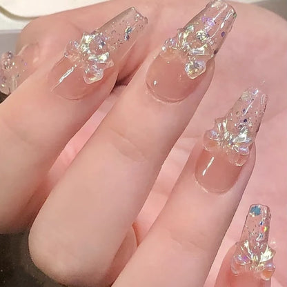 Kunstvolle Nagelverlängerungen mit Blumendesign Brehn