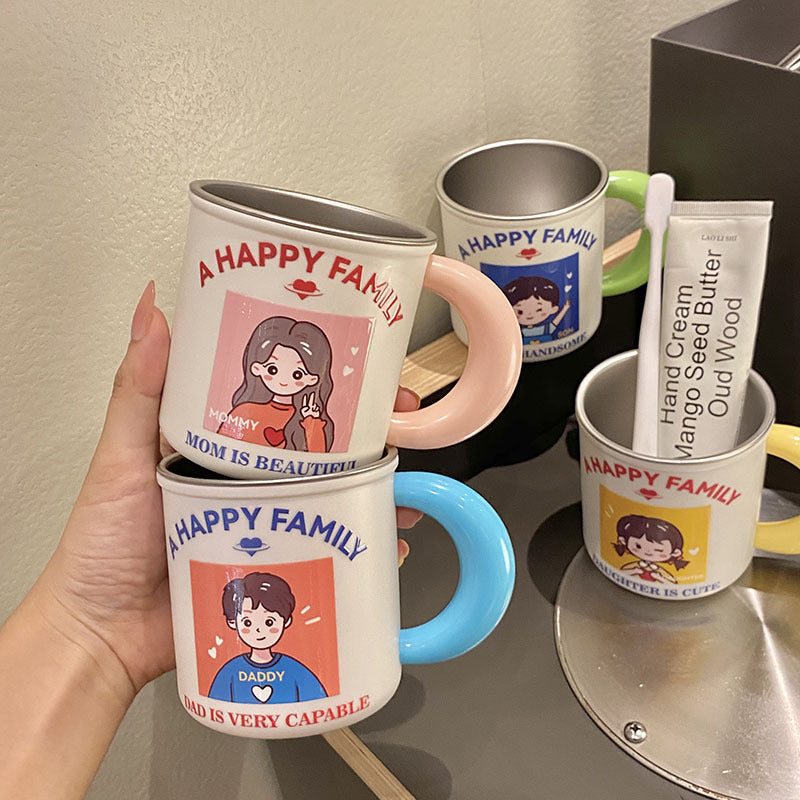 Keramiktasse mit Verspieltem Familienmotiv Brehn