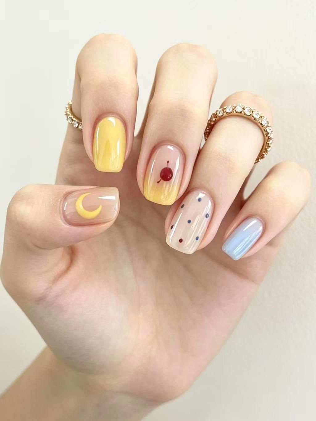 Künstlerische Nagelverlängerungen