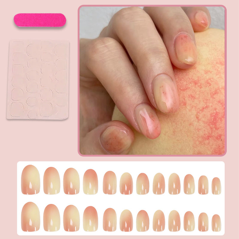 Kunstnagelset mit elegantem, natürlichen Ombre-Design Brehn