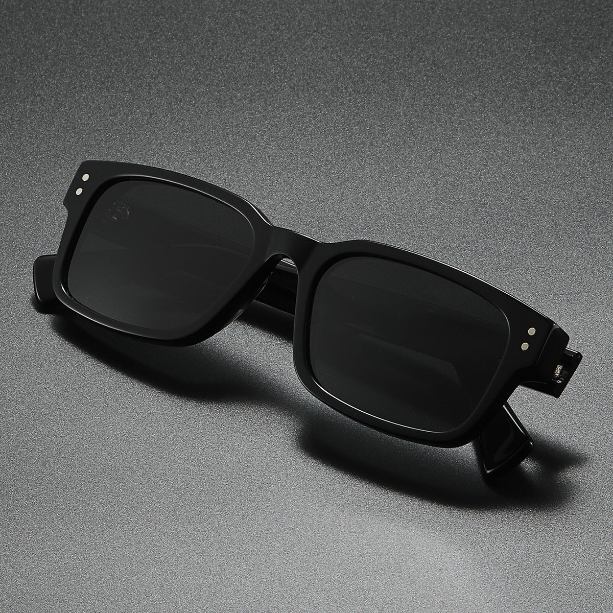 Damen Sonnenbrille im modernen, minimalistischen Design Brehn