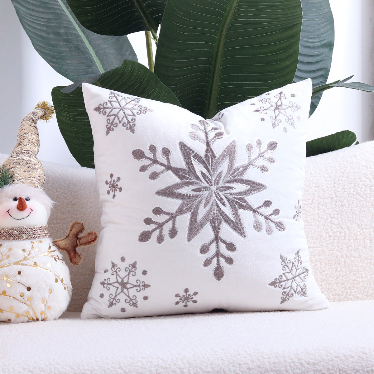 Dekoratives Weihnachts-Wurfkissen mit Hirschsilhouette