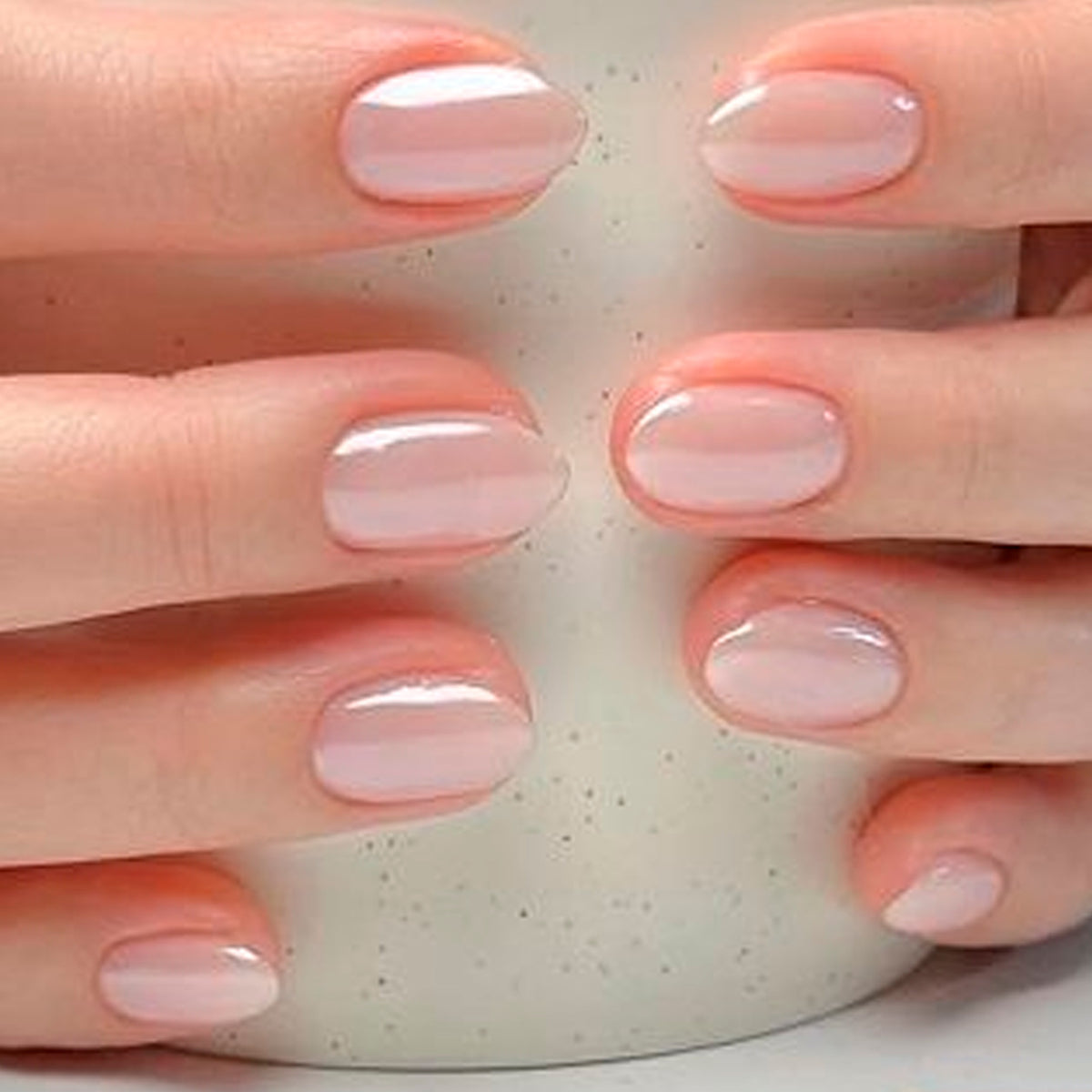 Nagelverlängerungen mit elegantem Gloss-Finish Brehn