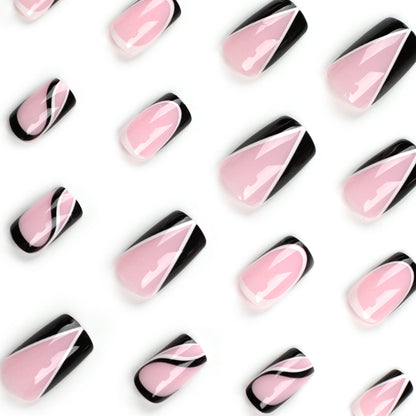Kunstvolle Nagelverlängerungen mit modernem Design Brehn