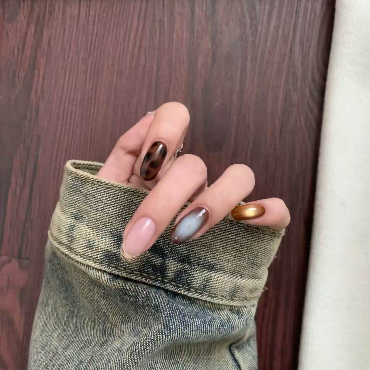 Trendy Press-On Nagelkunst Brehn