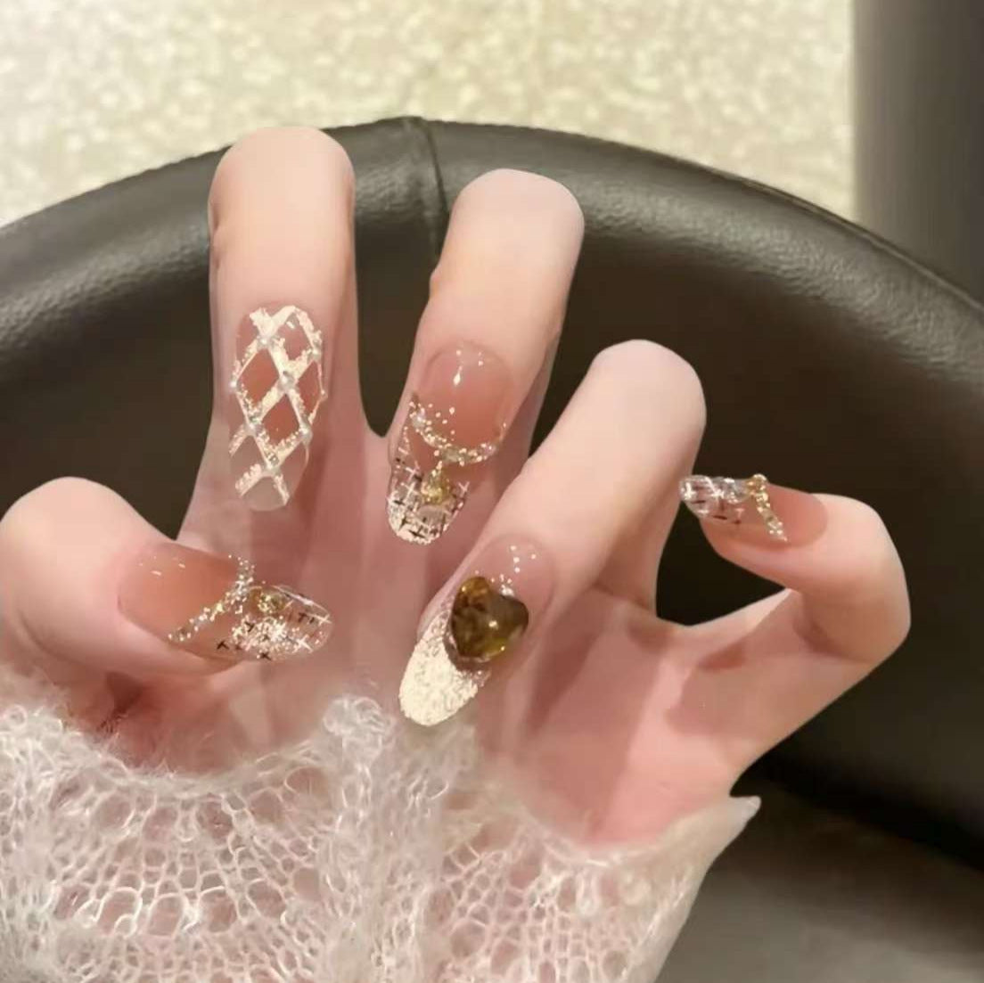 Luxuriöse dekorative Press-On Nagelerweiterungen Brehn