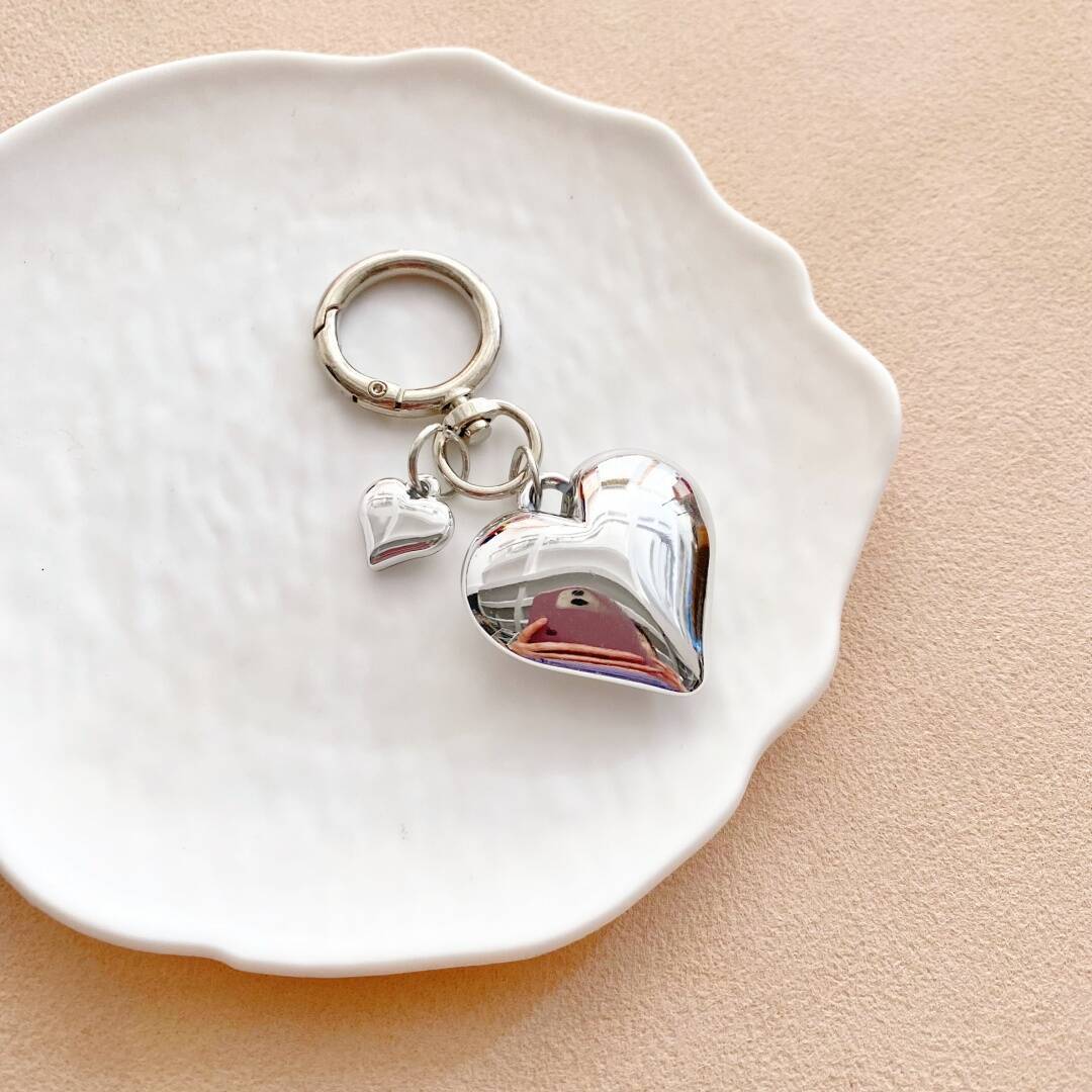 Herzförmiger Charm Schlüsselanhänger Brehn