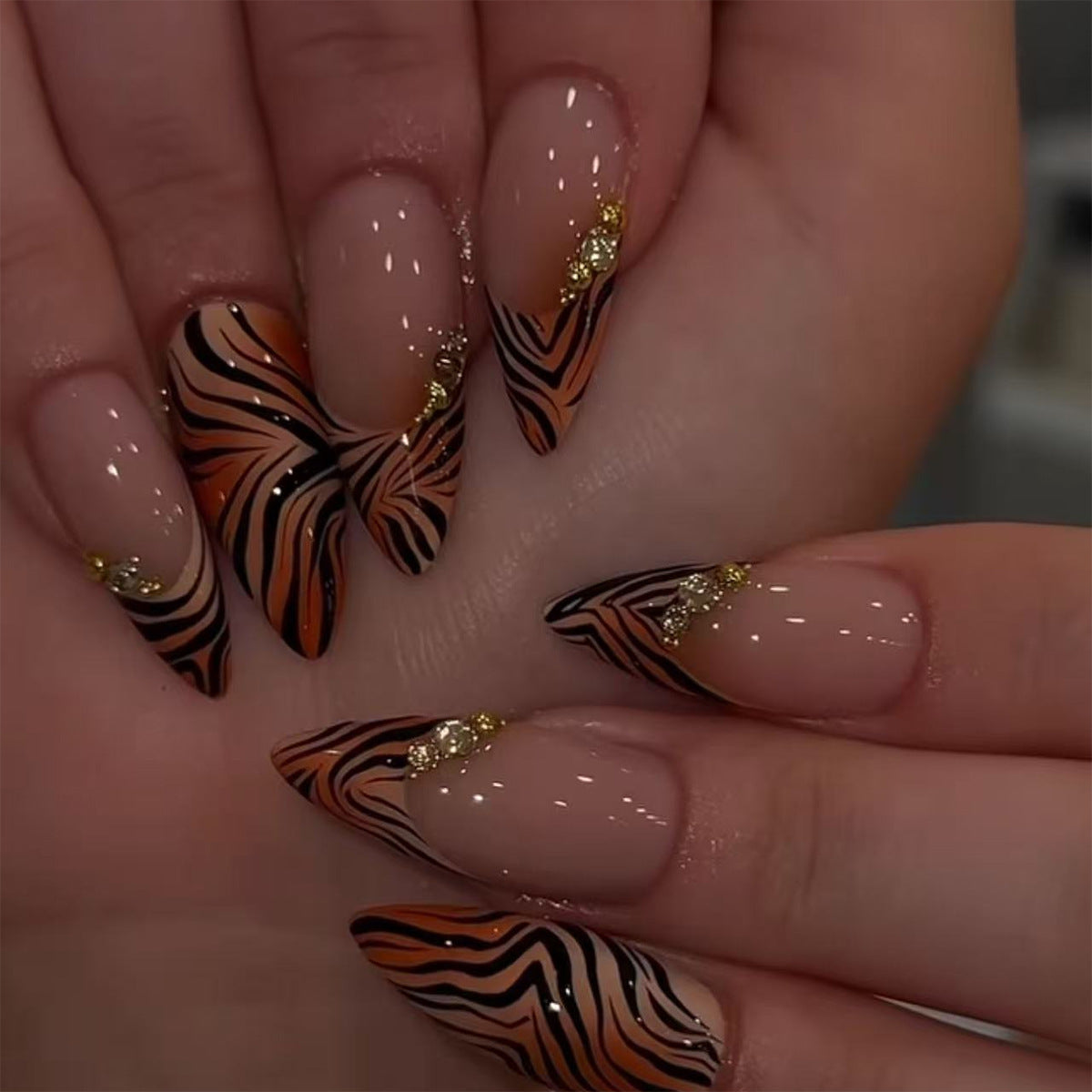 Dekorativer Glitter-Nagelkunstset