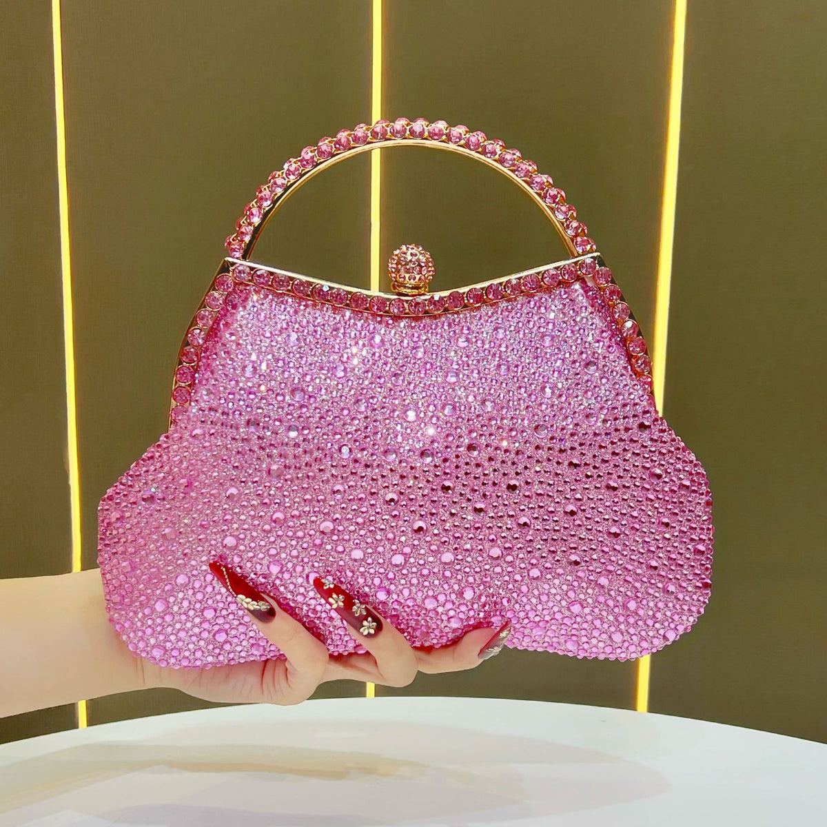 Exquisite Strass-besetzte Abendhandtasche