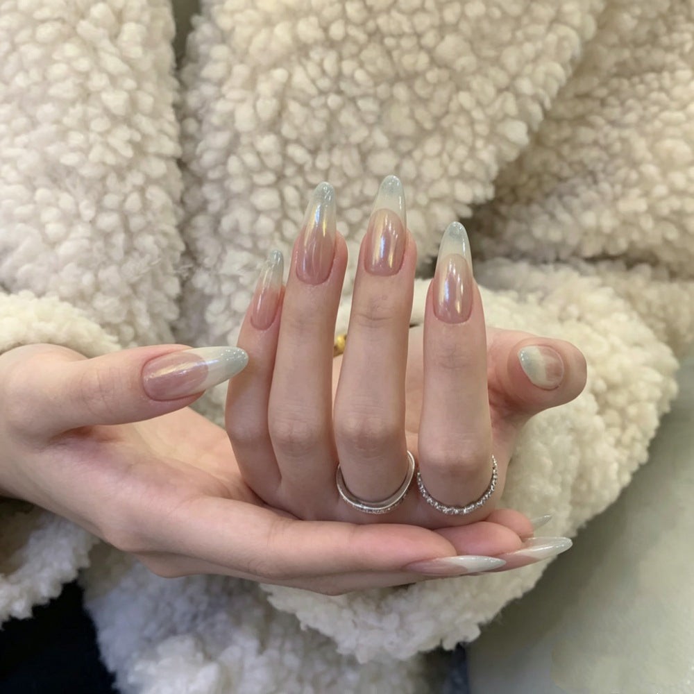 Glamouröse Kunstnägel Im Modernen Ombre-Design Brehn