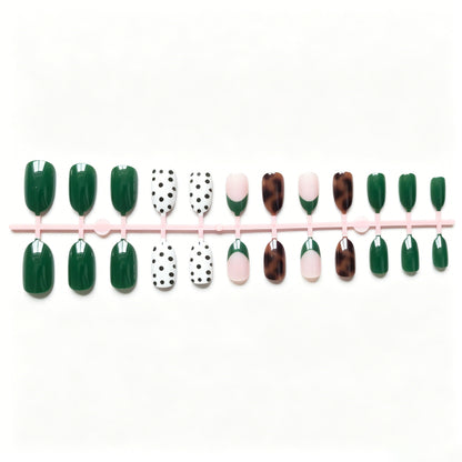 Künstlerisches Nail Art Set mit gemischten Designs