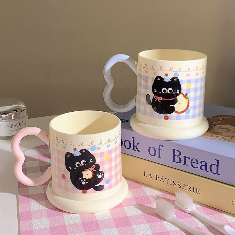 Keramiktasse mit Verspieltem Katzenmotiv Brehn