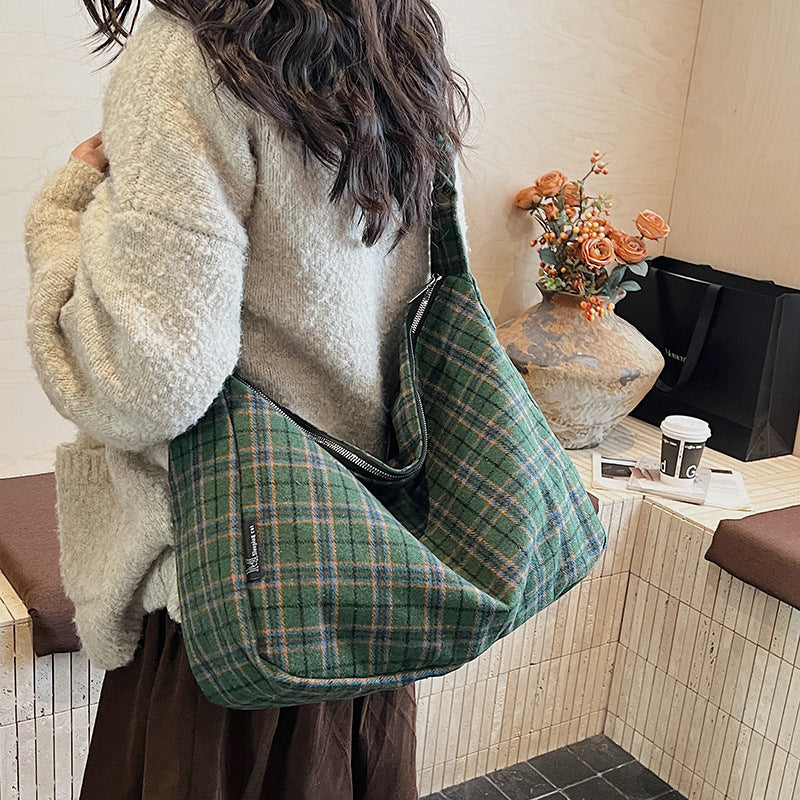 Chic Everyday Hobo Bag Brehn