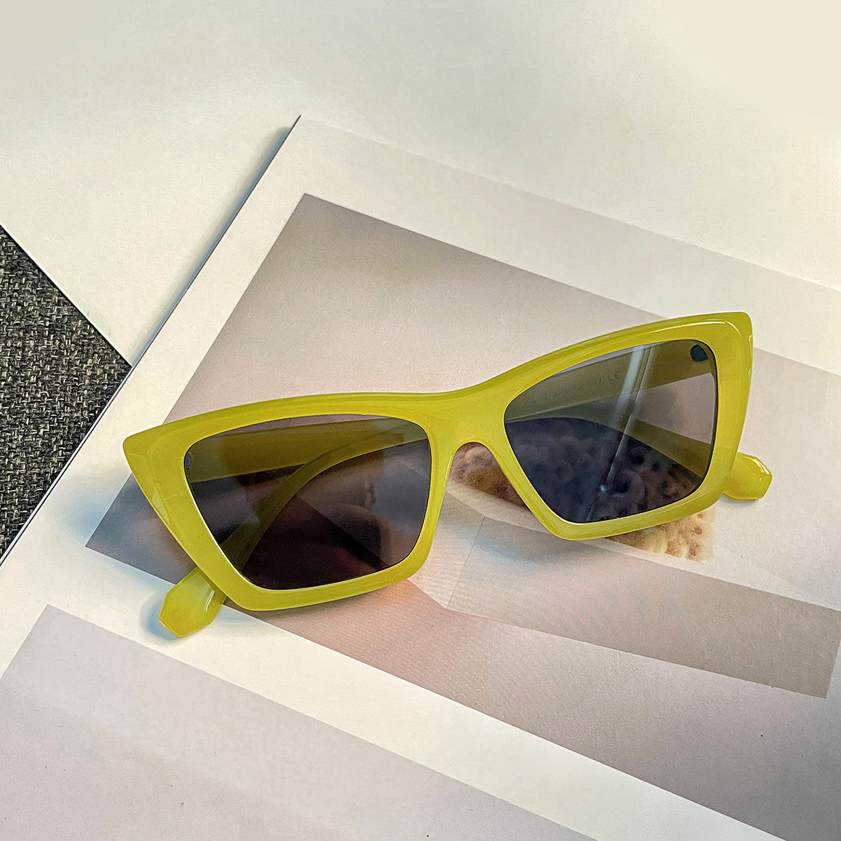 Damen geometrische Sonnenbrille mit stylischem Kunststoffrahmen Brehn