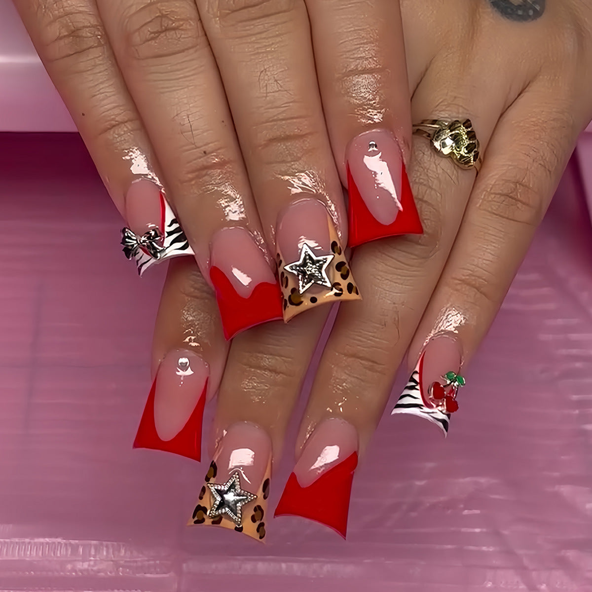 Stylische Statement Press-On Nagelverlängerungen Brehn