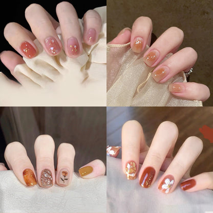 Kunstvolle Nagelverzierung mit Glitzerdetails Brehn