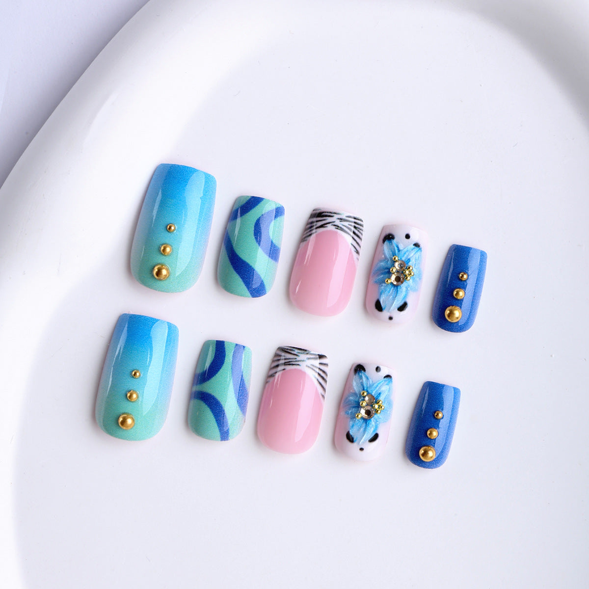Künstliche Fingernägel mit Handgefertigten Designs Brehn