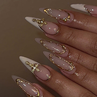 Kunstnagelset mit luxuriösem Glitzer und eleganten Formen Brehn
