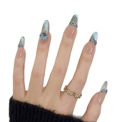 Dekoratives Press-On Nagelkunst-Set mit Azura Kristallakzenten