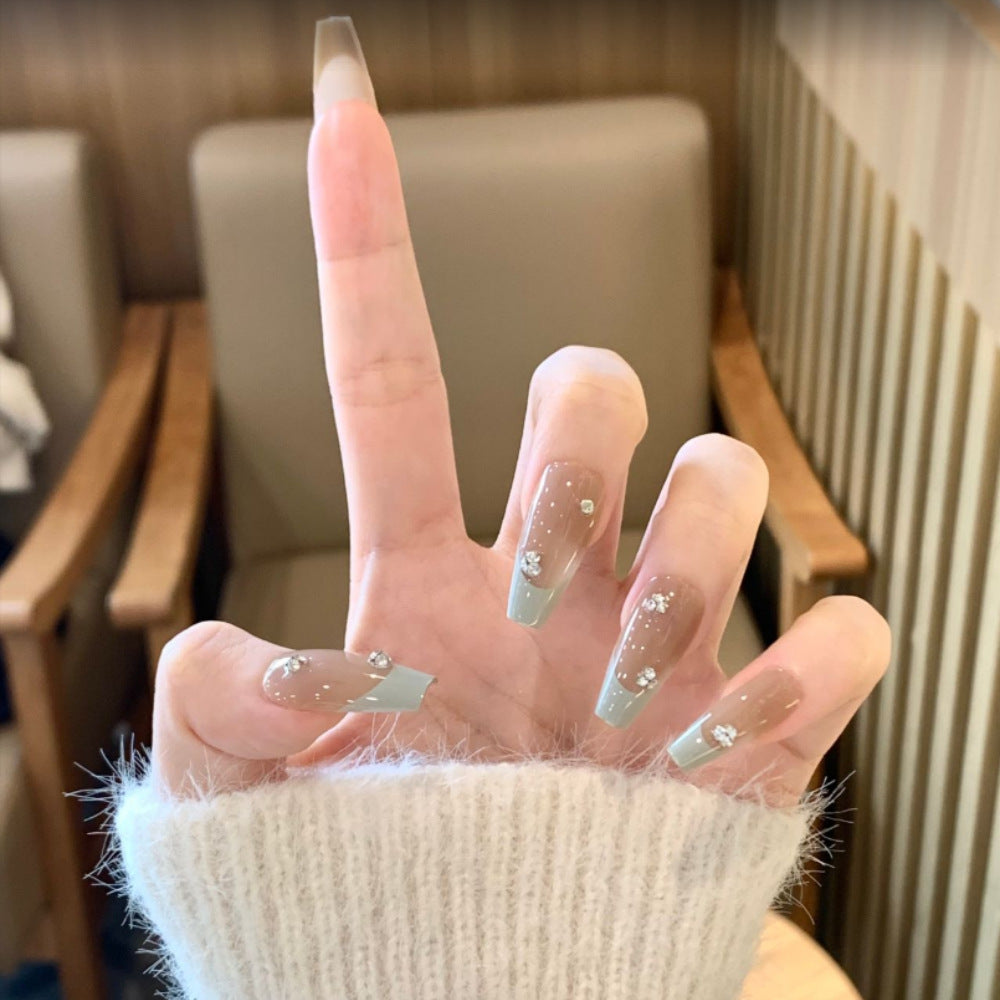 Elegantes Druck-Nagelset mit Strassakzenten Brehn